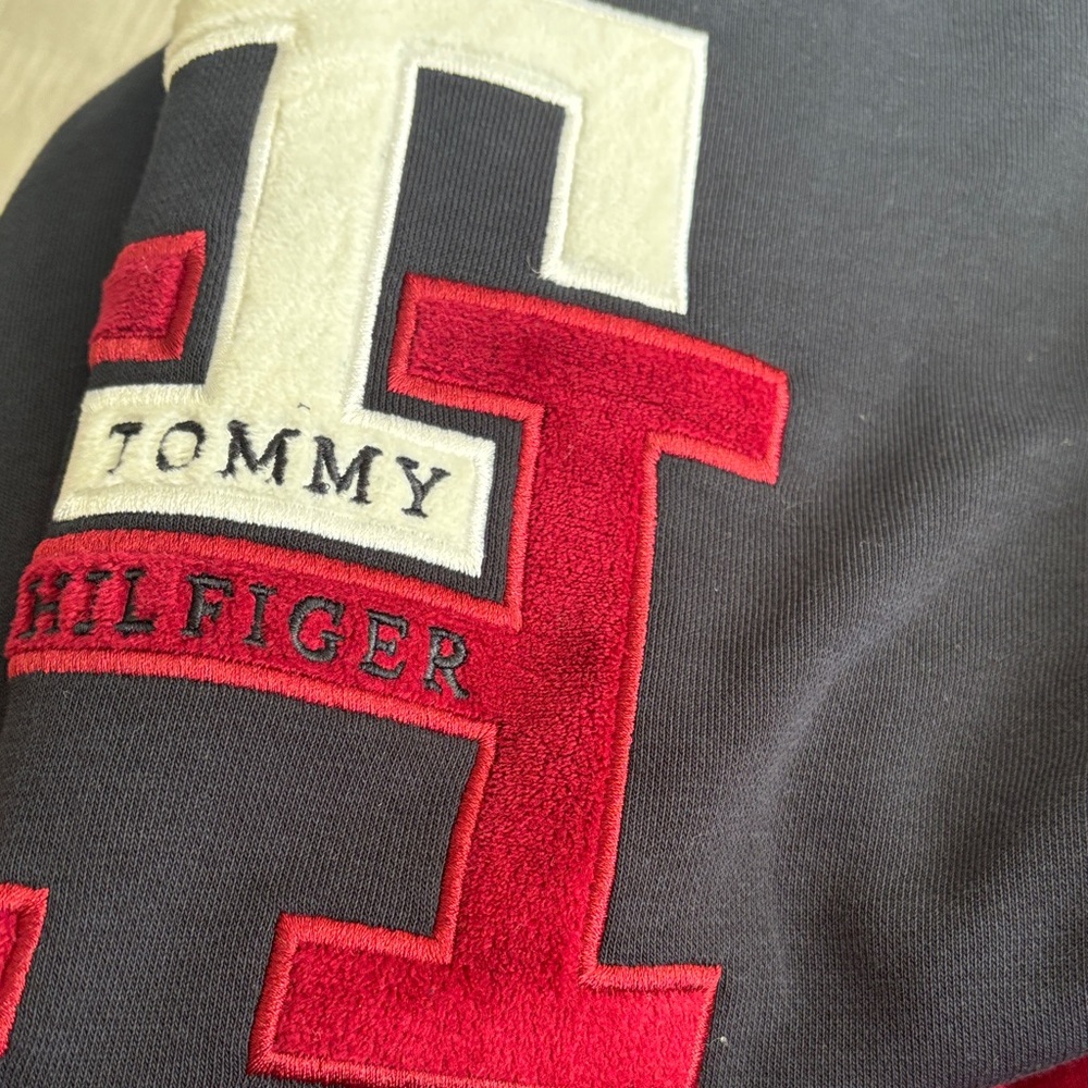 Tommy Hilfiger Gray Sweatshirt with Red and Cream Logo - Picture 4 of 4